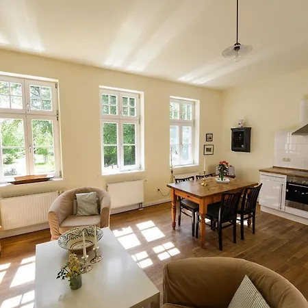 Apartment Im Erdgeschoss Des Gutshauses By Interhome Neuenkirchen (Landhagen)